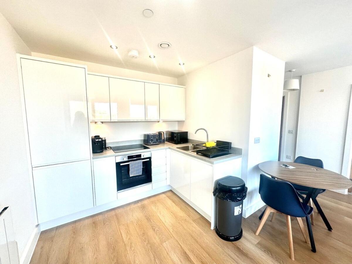 Modern By Avalora Short Lets & Serviced Old Trafford With Free Parking, Mcr Stadium - Ua92 Apartment Manchester
