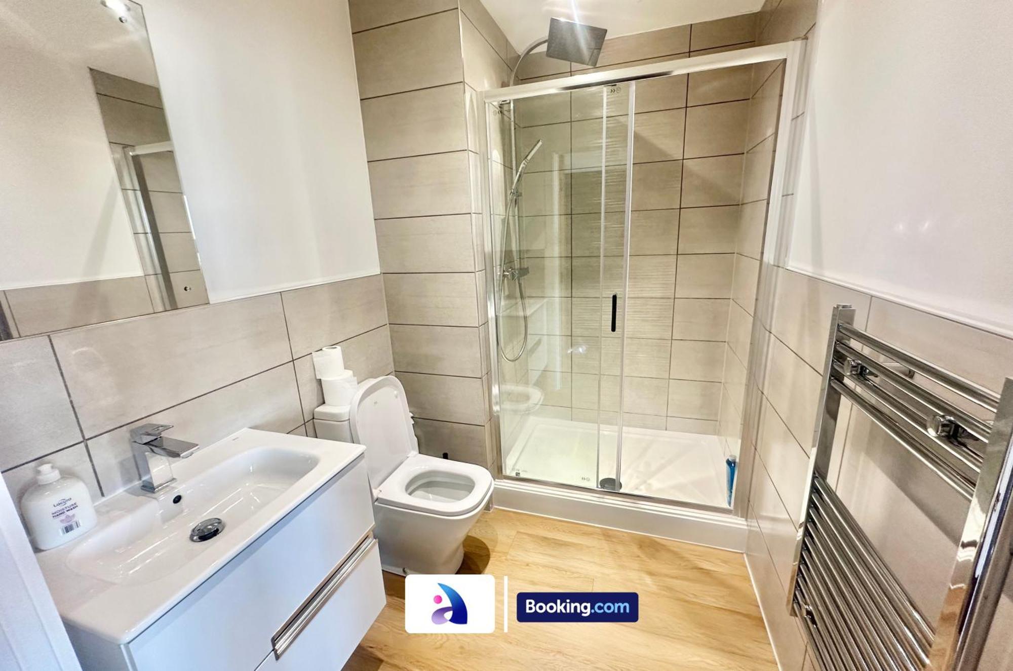 Apartment Modern By Avalora Short Lets & Serviced Old Trafford With Free Parking, Mcr Stadium - Ua92 Manchester