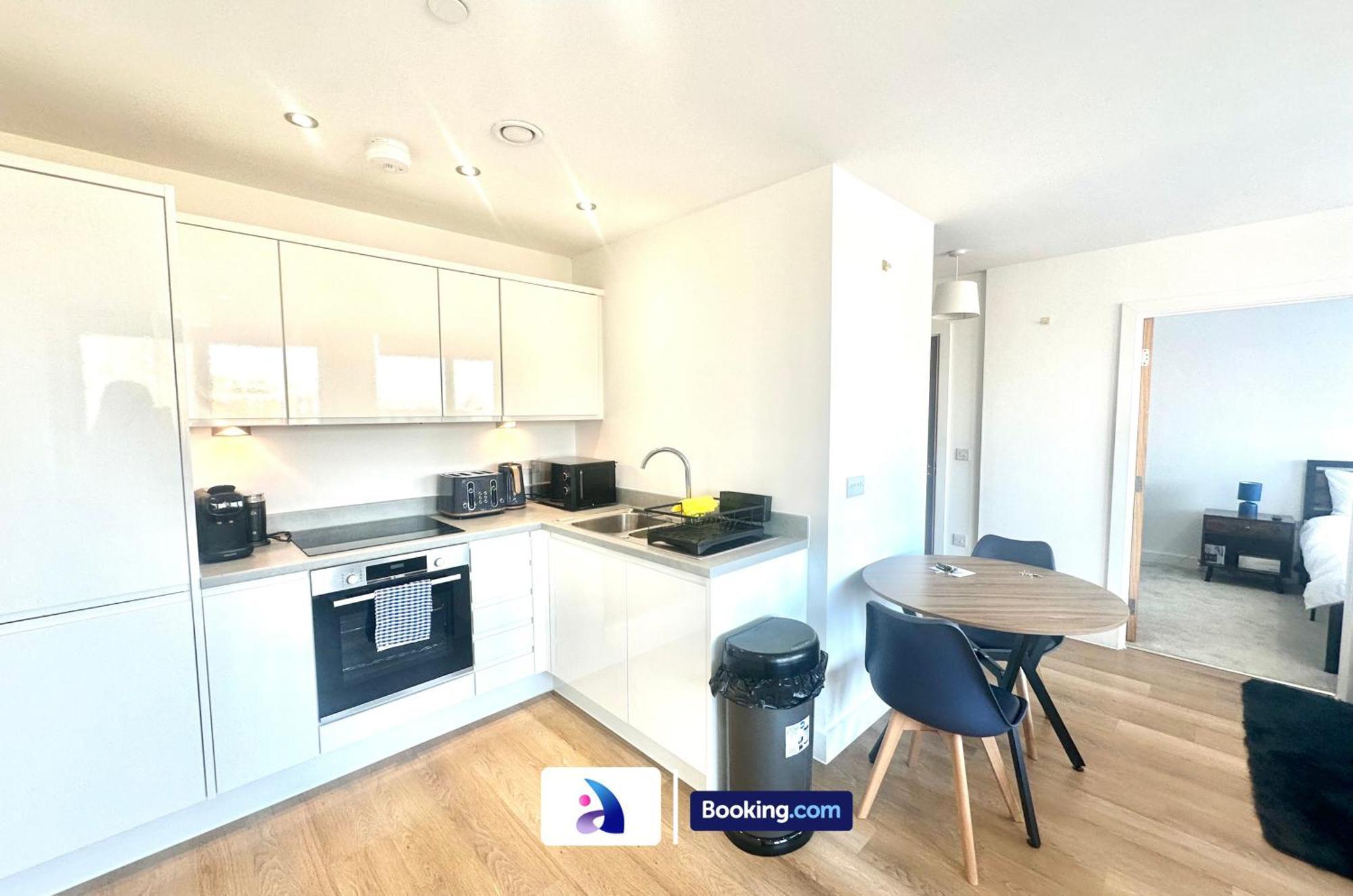 Modern By Avalora Short Lets & Serviced Old Trafford With Free Parking, Mcr Stadium - Ua92 Apartment